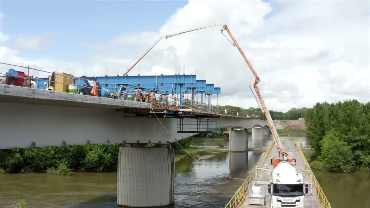 Déviation de la RD 921 — Viaduc de Jargeau à Saint-Denis-de-l'Hôtel (570 m)